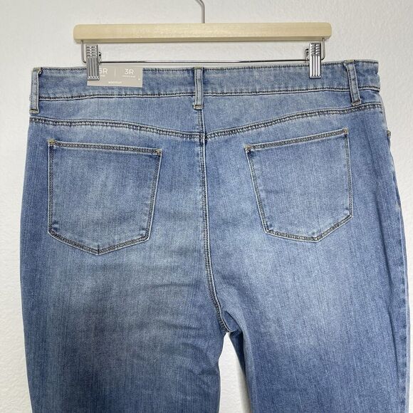 NEW Chicos Bootcut Jeans 16R 3R High Rise Flare Denim Stretch Light Wash $89 - Picture 11 of 13